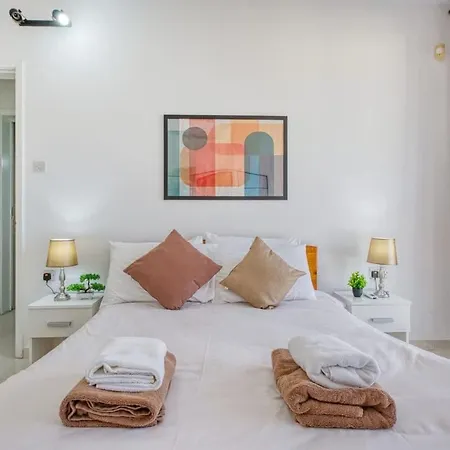 Magical Sunsets, Top Floor 2Br ,Walk To Beach Appartement
