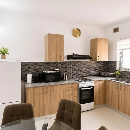 아파트 Mellieha With Sea Views & Magical Sunsets *